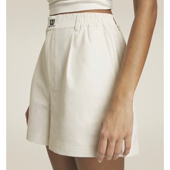 Wilson | Wynne Pleated Short - Picture 4 of 4